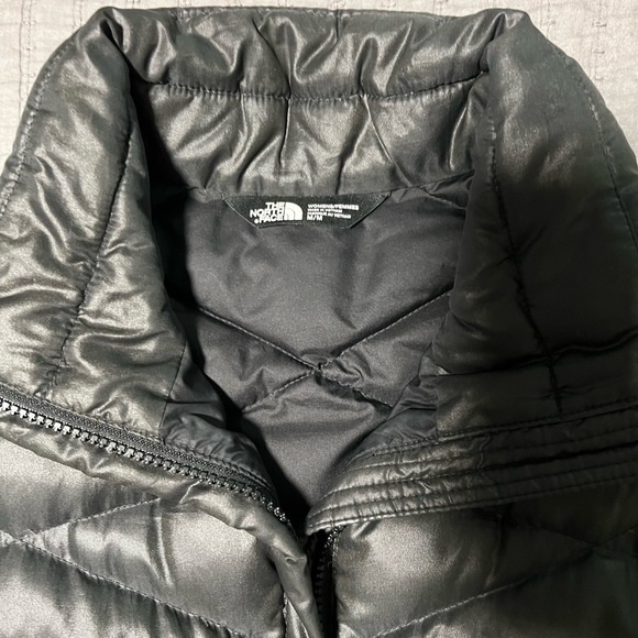The North Face women’s puffer vest black size medium - Picture 2 of 3